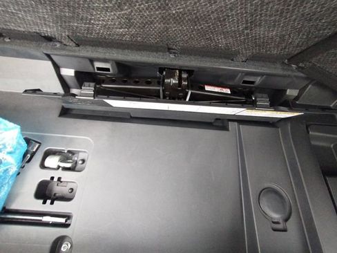 Used 2020 Toyota Highlander XLE image 90