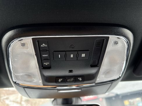 Used 2018 Jeep Grand Cherokee Altitude image 60