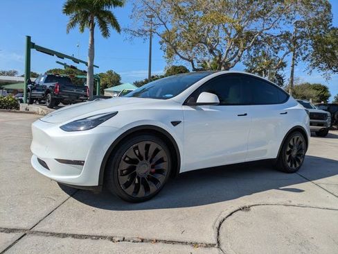 Used 2022 Tesla Model Y Performance image 7