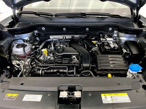 Used 2024 Volkswagen Taos SE image 10