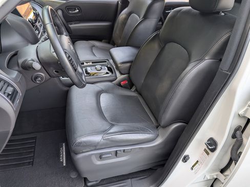 Used 2023 Nissan Armada SL w/ Midnight Edition Package image 17