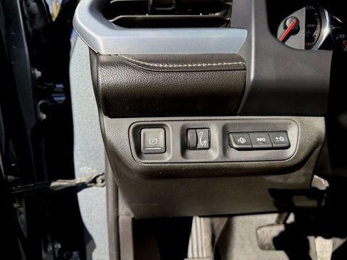 Used 2020 GMC Acadia SLT w/ Driver Alert Package II image 18