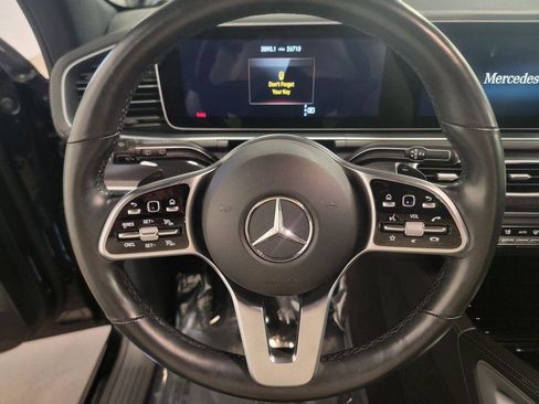 Used 2023 Mercedes-Benz GLS 450 4MATIC image 10