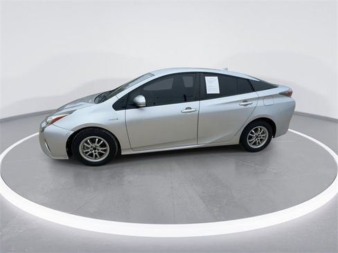 Used 2017 Toyota Prius Four image 6
