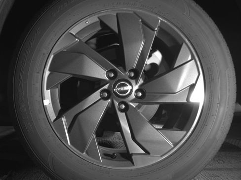 Used 2025 Nissan Rogue SV FWD image 14