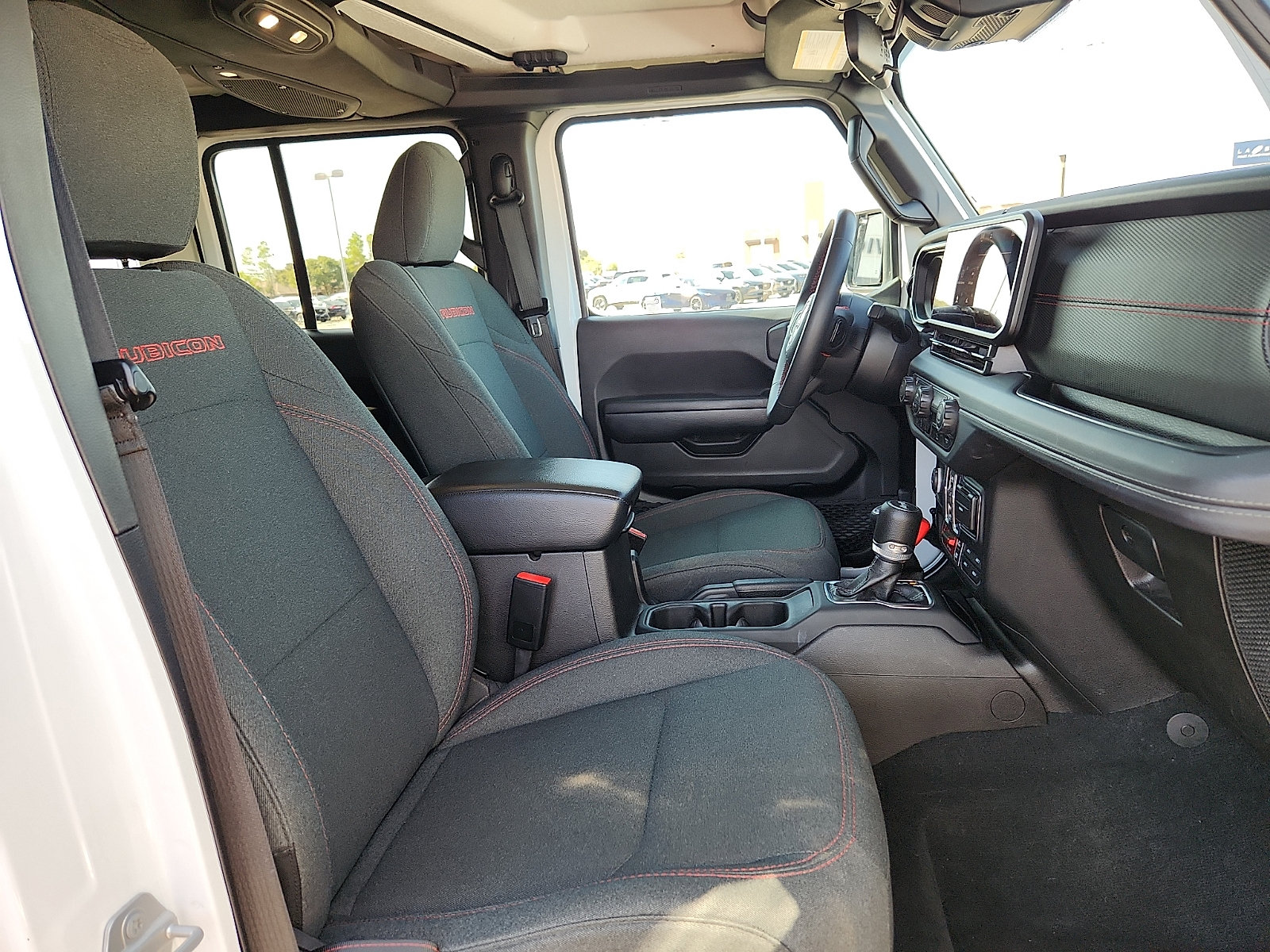 Used 2025 Jeep Wrangler Unlimited Rubicon AWD/4WD image 14