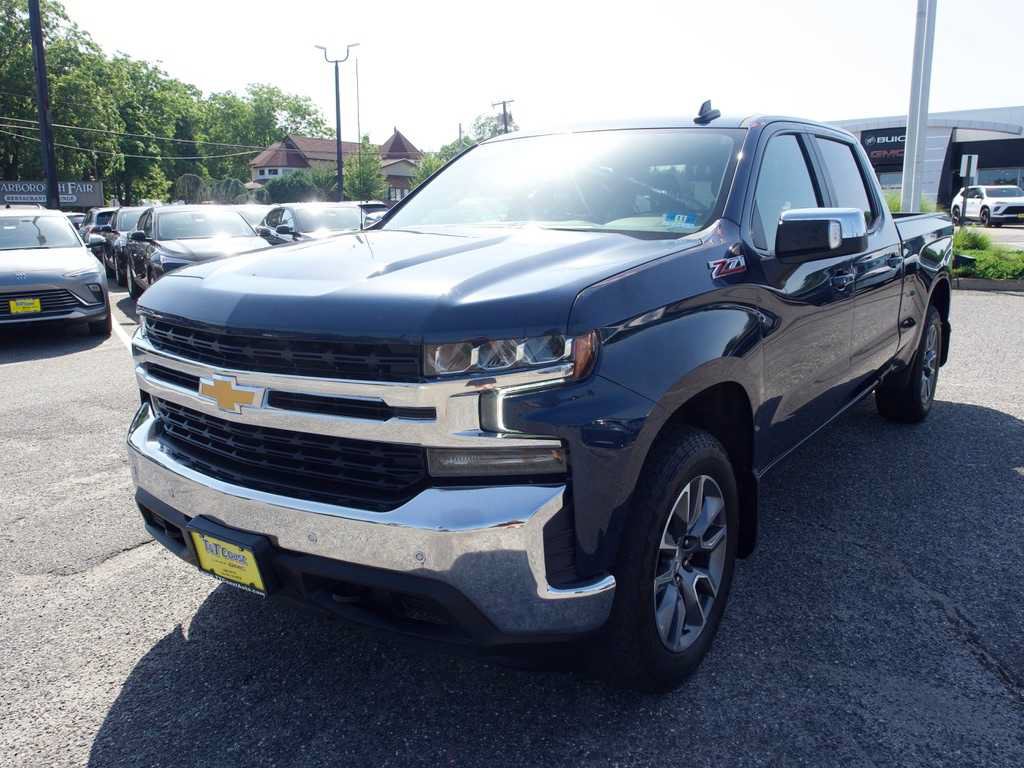 Certified 2021 Chevrolet Silverado 1500 LT w/ Z71 Off-Road Package AWD/4WD image 1