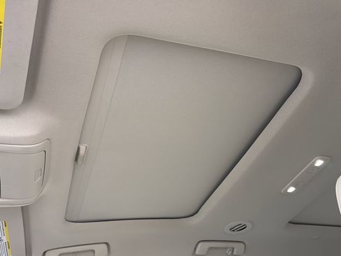 Certified 2023 GMC Acadia Denali w/ Black Diamond Edition image 33