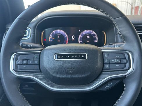 Certified 2024 Jeep Wagoneer L Series II w/ Flexible Seating Group RWD image 25