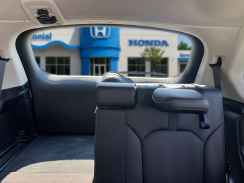 Used 2024 Honda Pilot Touring image 38