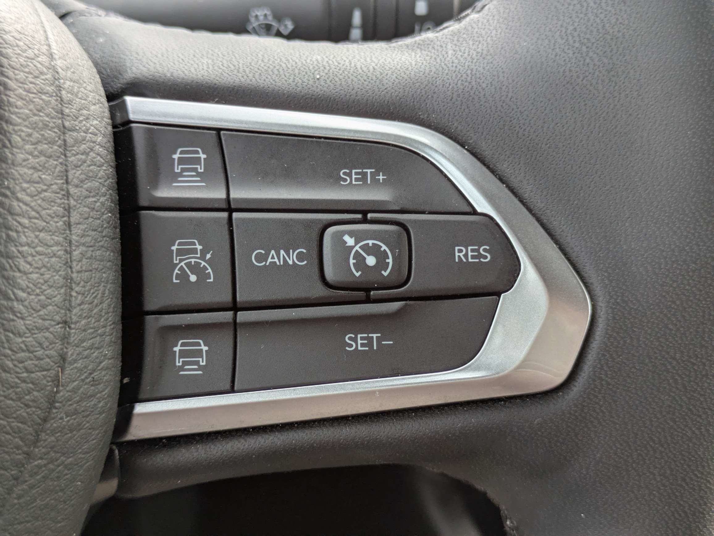 Used 2025 Jeep Compass Limited AWD/4WD image 26