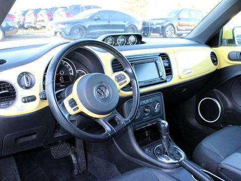 Used 2014 Volkswagen Beetle TDI image 12