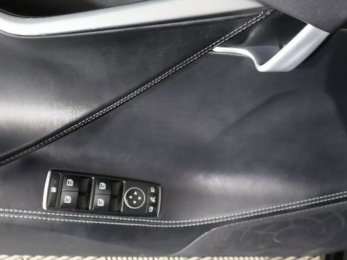 Used 2019 Tesla Model S Performance image 30