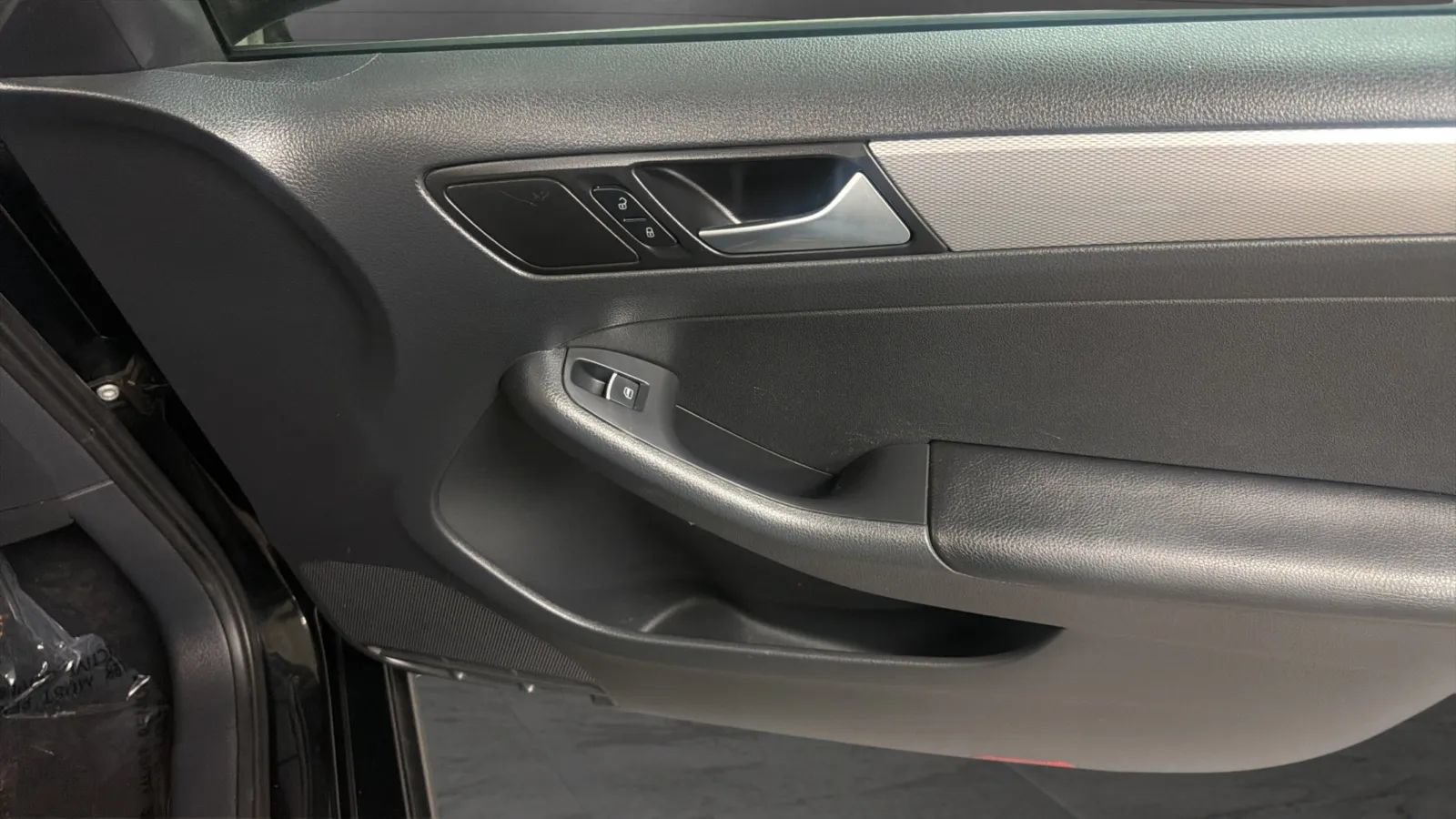 Used 2015 Volkswagen Jetta SE FWD image 19