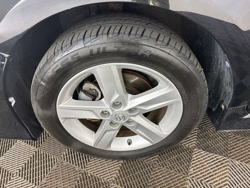 Used 2014 Toyota Camry SE FWD image 30