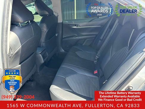 Used 2020 Toyota Camry SE w/ Carpet Mat Package FWD image 11