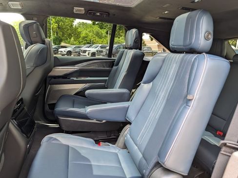 Used 2025 Cadillac Escalade IQ Luxury 2 w/ LPO, Premium Carpet Package AWD/4WD image 28