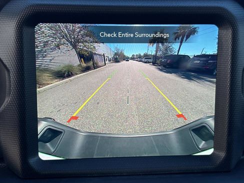 Used 2021 Jeep Gladiator Willys image 22