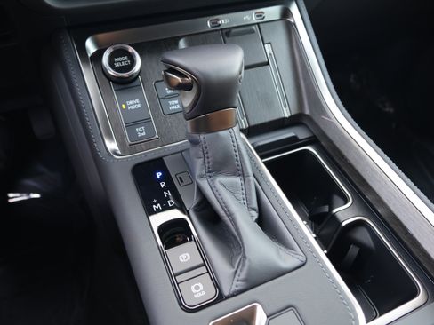 Used 2026 Lexus GX 550 w/ Accessory Package (2T) AWD/4WD image 31