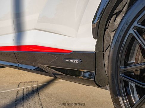 Used 2025 Lamborghini Urus SE image 53