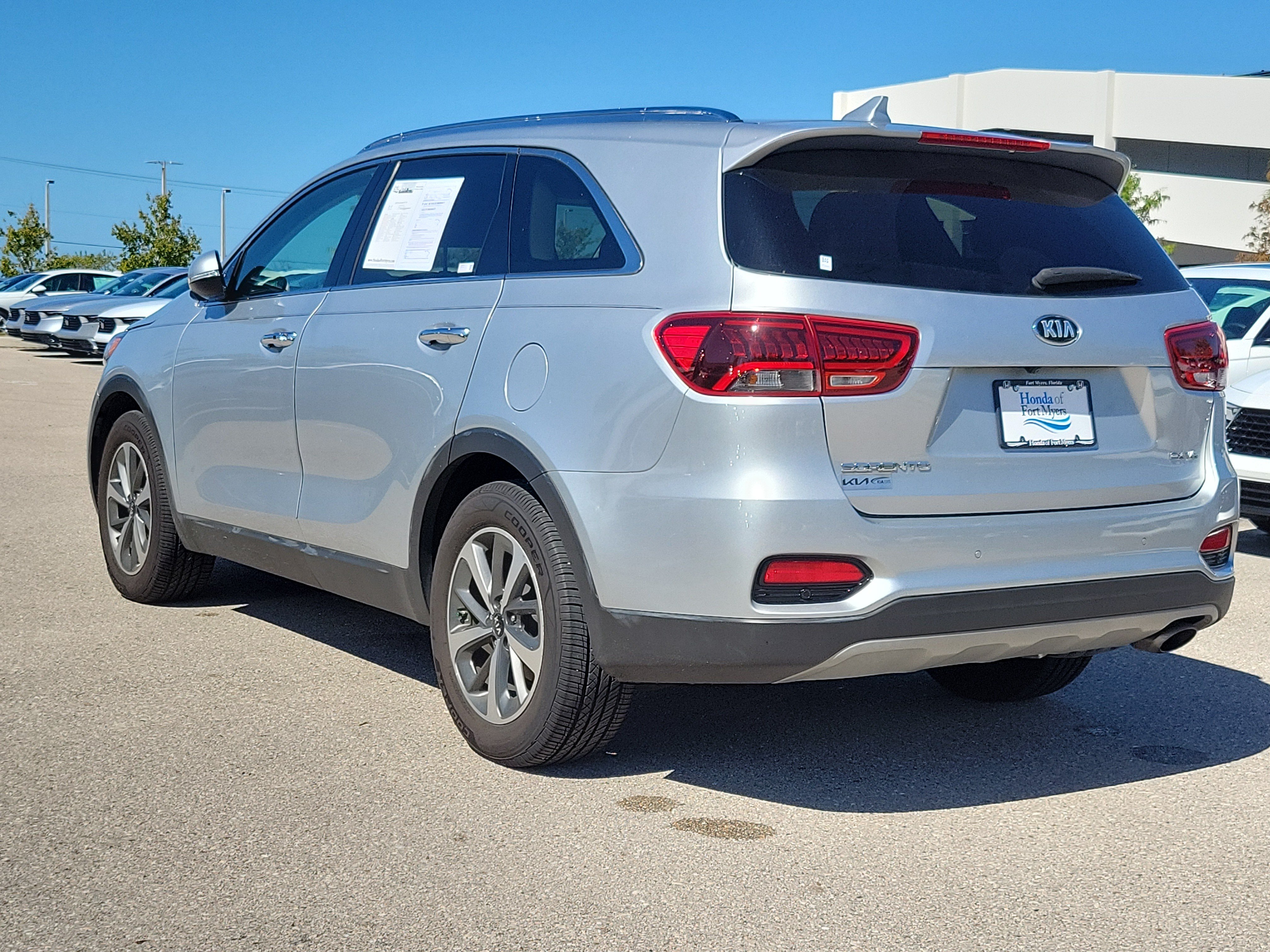 Used 2019 Kia Sorento EX w/ EX Touring Package FWD image 4