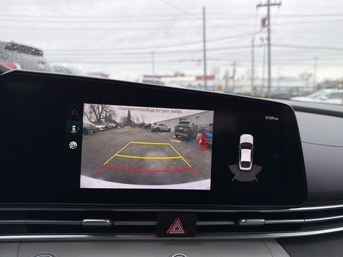 Certified 2022 Hyundai Elantra Limited image 26