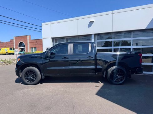 Used 2022 Chevrolet Silverado 1500 RST w/ Convenience Package II AWD/4WD image 2