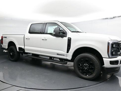 New 2025 Ford F250 Lariat w/ Black Appearance Package image 3