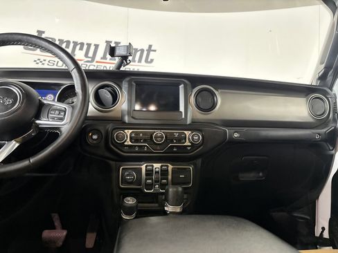 Used 2020 Jeep Gladiator Sport w/ Quick Order Package 24S AWD/4WD image 23