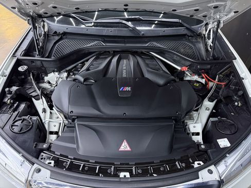 Used 2015 BMW X5 M image 28