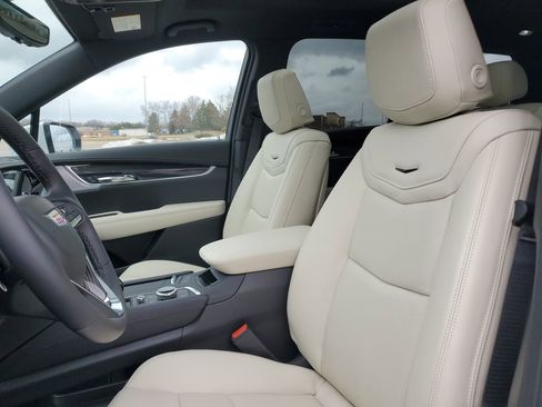 New 2025 Cadillac XT6 Sport w/ Technology Package image 56