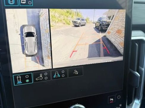 Certified 2025 GMC Acadia Elevation FWD image 16