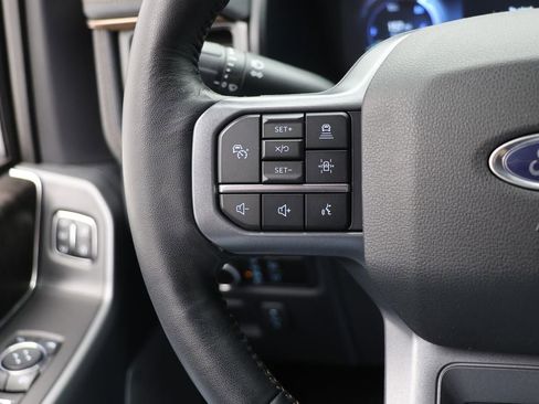 Used 2023 Ford F150 Lightning Lariat image 22