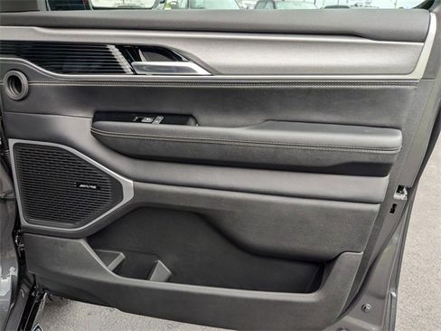 New 2025 Jeep Wagoneer L Series II w/ Convenience Group I image 39