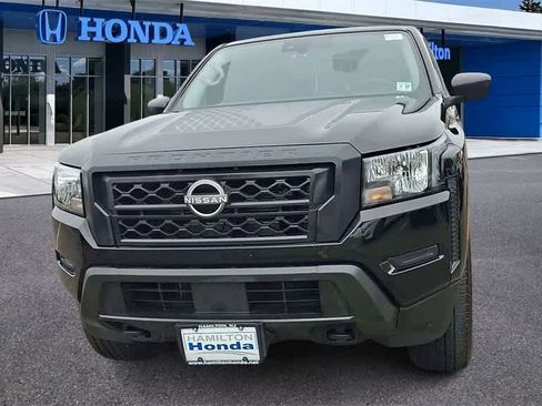 Used 2022 Nissan Frontier S w/ Graphics Package image 3