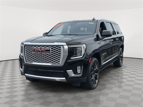 Used 2024 GMC Yukon XL Denali image 3
