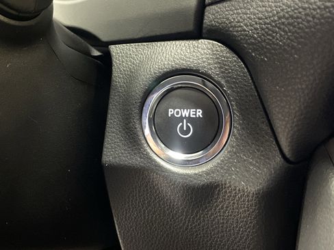 Used 2025 Toyota RAV4 SE image 28