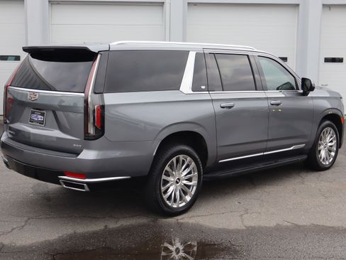 Used 2021 Cadillac Escalade ESV Premium Luxury image 10