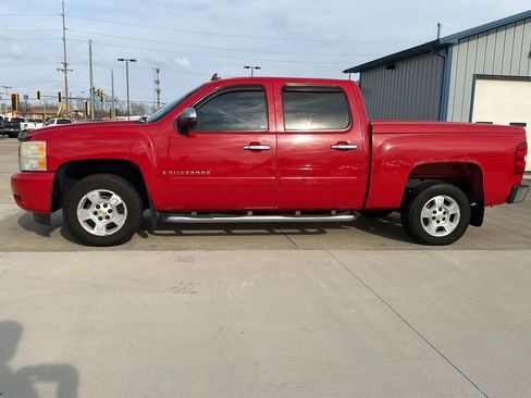 Used 2008 Chevrolet Silverado 1500 LT w/ Towing Package image 8