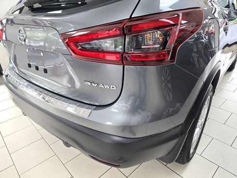 Used 2022 Nissan Rogue Sport SV AWD/4WD image 12