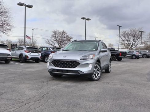 Used 2022 Ford Escape Titanium w/ Class II Trailer Tow Package image 2