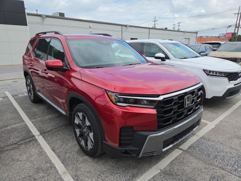 Used 2026 Honda Pilot Elite image 3