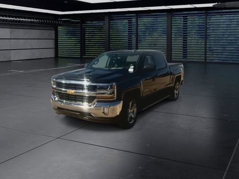 Used 2018 Chevrolet Silverado 1500 LT w/ Texas Edition image 4