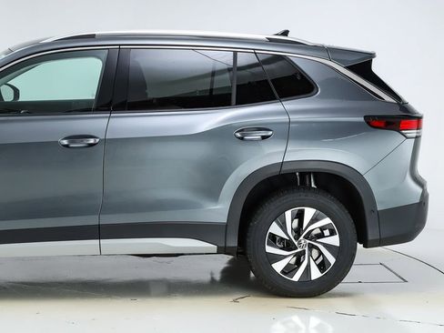 New 2026 Volkswagen Tiguan S image 41