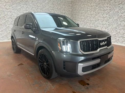 Used 2023 Kia Telluride EX w/ EX Captain's Chair Package AWD/4WD image 9