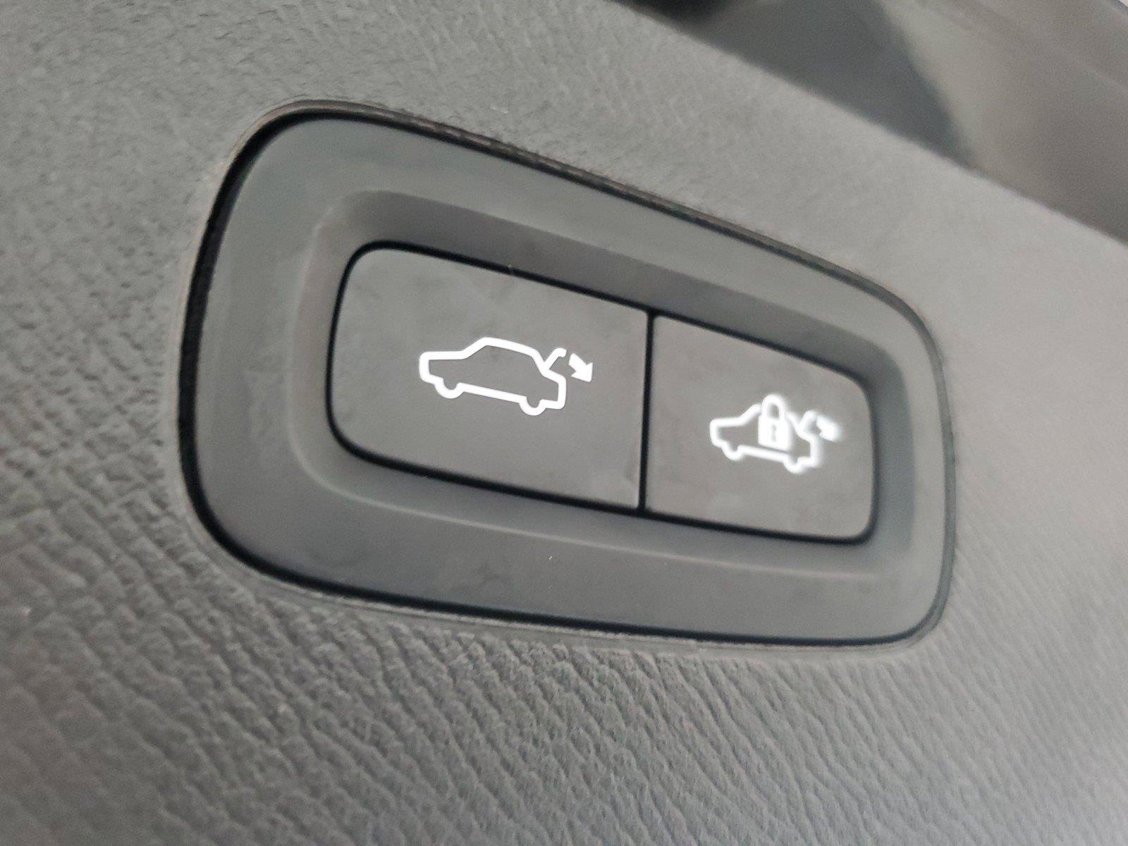 Certified 2026 Volvo XC90 B6 Ultra AWD/4WD image 11