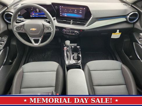 New 2026 Chevrolet Trax LT w/ LT Convenience Package FWD image 18