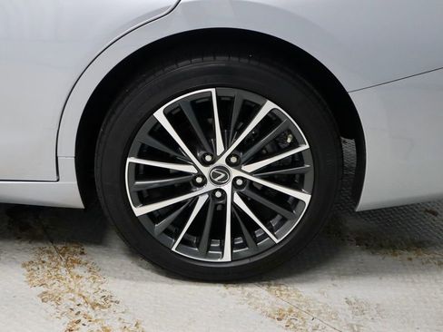 Used 2023 Lexus ES 250 w/ Premium Package image 18