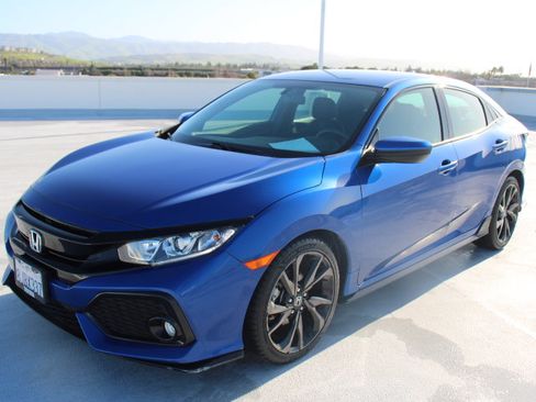 Used 2018 Honda Civic Sport image 6