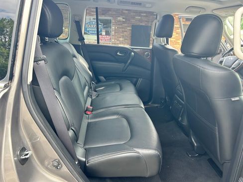 Used 2018 INFINITI QX80 4WD w/ Driver Assistance Package image 12